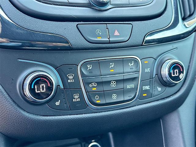 Photo of 2023 Iridescent Pearl Tricoat Chevrolet Equinox