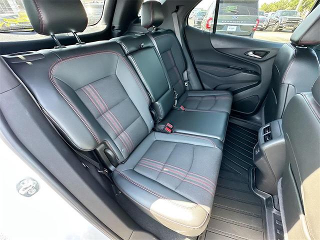 Photo of 2023 Iridescent Pearl Tricoat Chevrolet Equinox