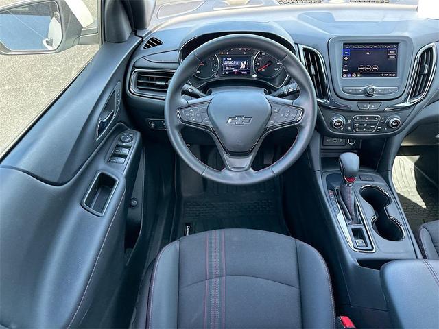 Photo of 2023 Iridescent Pearl Tricoat Chevrolet Equinox