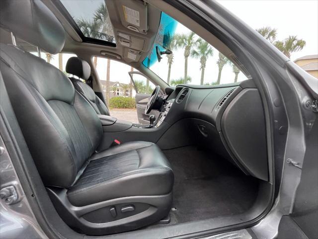 Photo of 2017 Gray INFINITI QX50