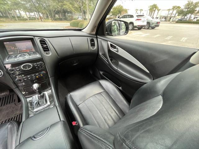 Photo of 2017 Gray INFINITI QX50
