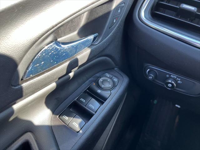 Photo of 2021 White Chevrolet Equinox