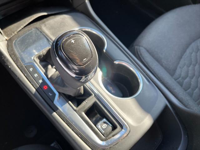 Photo of 2021 White Chevrolet Equinox