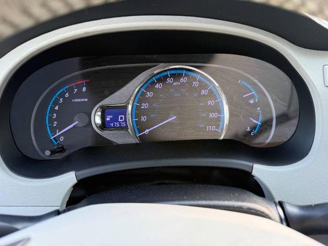 Photo of 2013 Silver Toyota Sienna