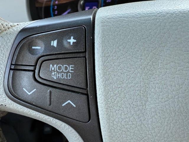 Photo of 2013 Silver Toyota Sienna