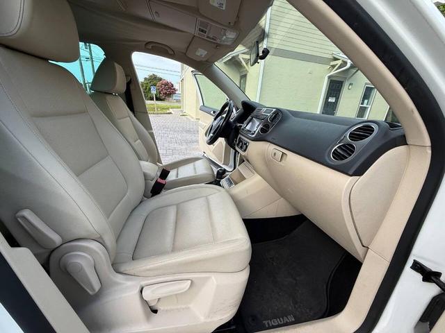Photo of 2011 White Volkswagen Tiguan