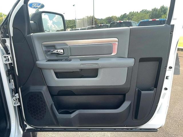 Photo of 2017 Bright White Clearcoat RAM 1500