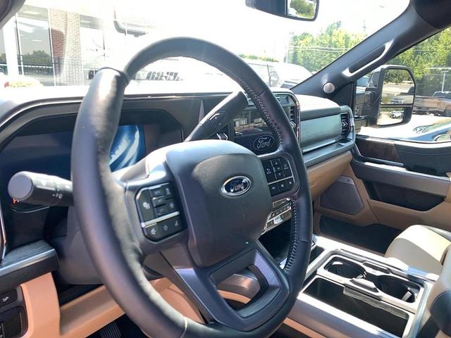 Photo of 2024 Agate Black Metallic Ford F-250