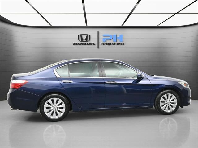 Photo of 2015 Obsidian Blue Pearl Honda Accord