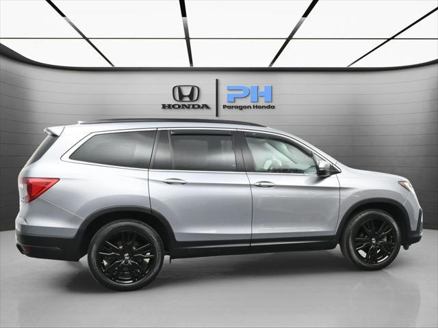 Photo of 2022 Lunar Silver Metallic Honda Pilot