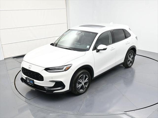 Photo of 2025 Platinum White Pearl Honda HR-V