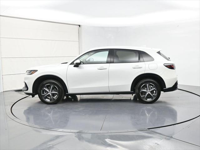Photo of 2025 Platinum White Pearl Honda HR-V