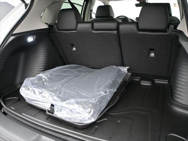 Photo of 2025 Platinum White Pearl Honda HR-V