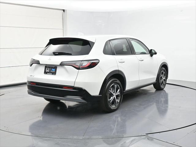 Photo of 2025 Platinum White Pearl Honda HR-V
