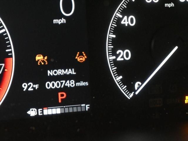 Photo of 2025 Platinum White Pearl Honda HR-V