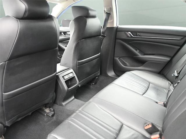 Photo of 2022 Platinum White Pearl Honda Accord