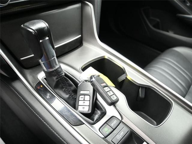 Photo of 2022 Platinum White Pearl Honda Accord