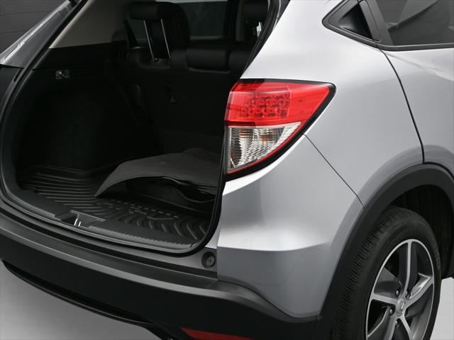Photo of 2022 Lunar Silver Metallic Honda HR-V