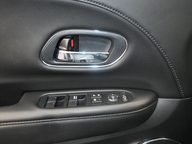 Photo of 2022 Lunar Silver Metallic Honda HR-V