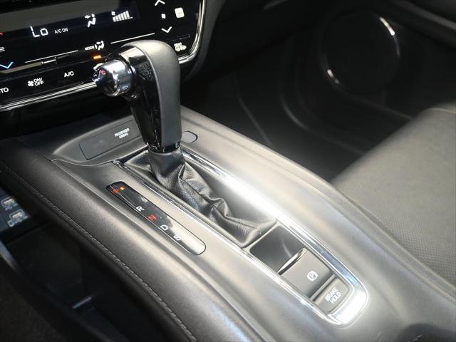 Photo of 2022 Lunar Silver Metallic Honda HR-V