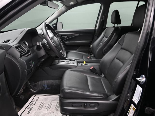 Photo of 2023 Crystal Black Pearl Honda Ridgeline
