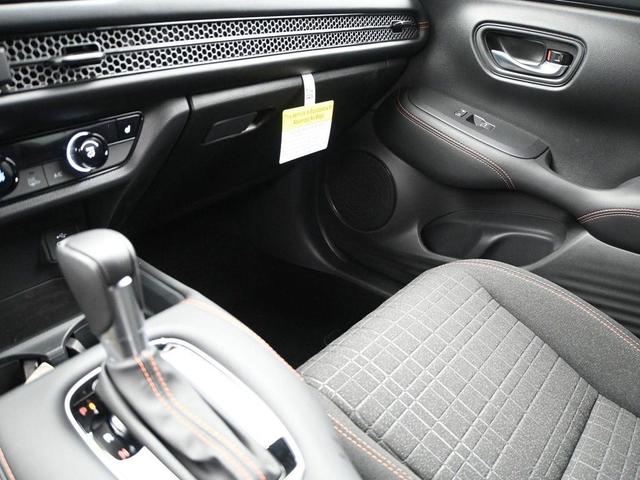 Photo of 2025 Platinum White Pearl Honda HR-V