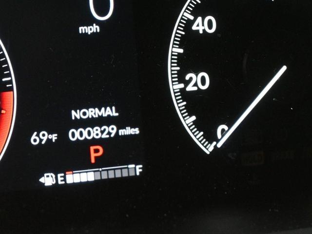 Photo of 2025 Platinum White Pearl Honda HR-V