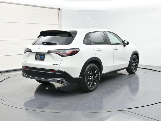 Photo of 2025 Platinum White Pearl Honda HR-V