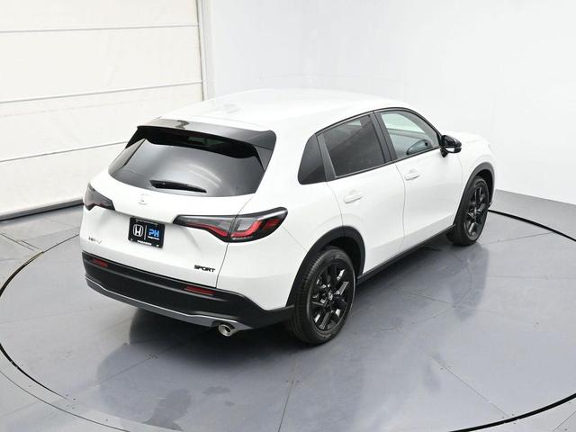 Photo of 2025 Platinum White Pearl Honda HR-V