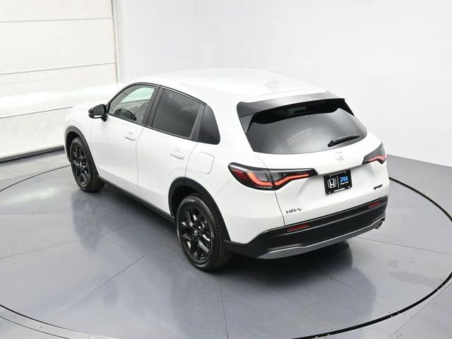 Photo of 2025 Platinum White Pearl Honda HR-V
