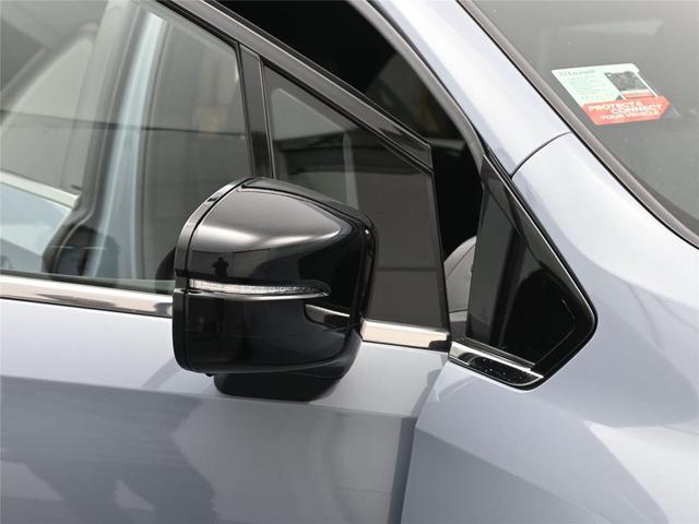 Photo of 2024 Sonic Gray Pearl Honda Odyssey