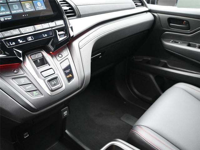Photo of 2024 Sonic Gray Pearl Honda Odyssey