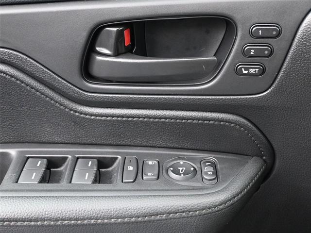Photo of 2024 Sonic Gray Pearl Honda Odyssey