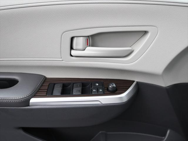 Photo of 2022 Predawn Gray Mica Toyota Sienna
