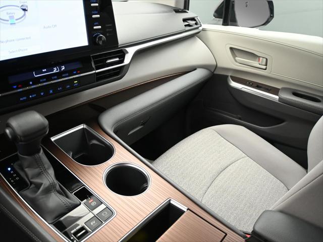 Photo of 2022 Predawn Gray Mica Toyota Sienna
