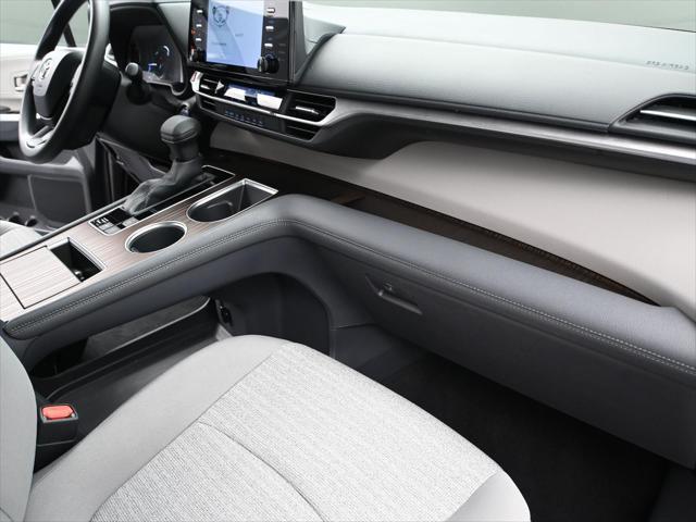 Photo of 2022 Predawn Gray Mica Toyota Sienna