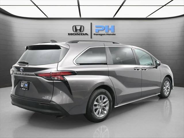Photo of 2022 Predawn Gray Mica Toyota Sienna