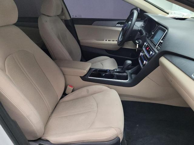 Photo of 2018 Quartz White Pearl Hyundai SONATA