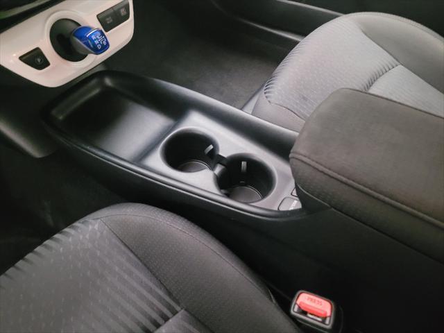 Photo of 2017 White Toyota Prius