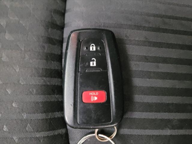 Photo of 2017 White Toyota Prius