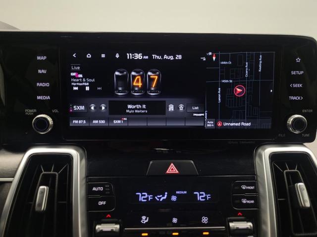 Photo of 2022 Gravity Grey Kia Sorento