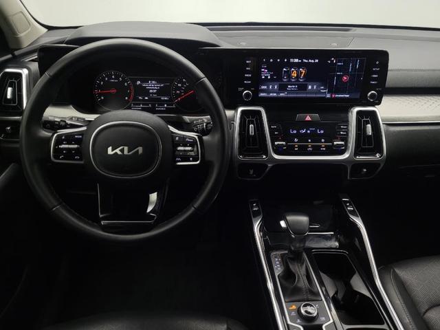 Photo of 2022 Gravity Grey Kia Sorento