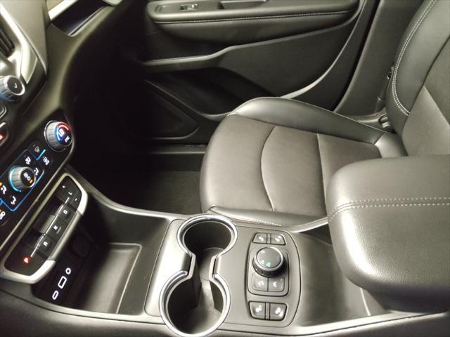 Photo of 2023 White GMC Terrain