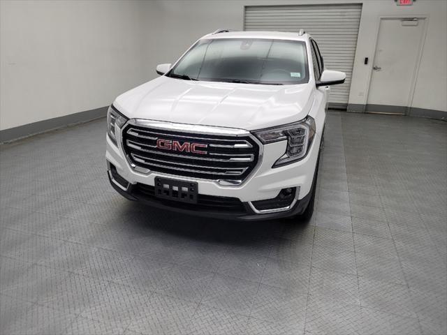 Photo of 2023 White GMC Terrain