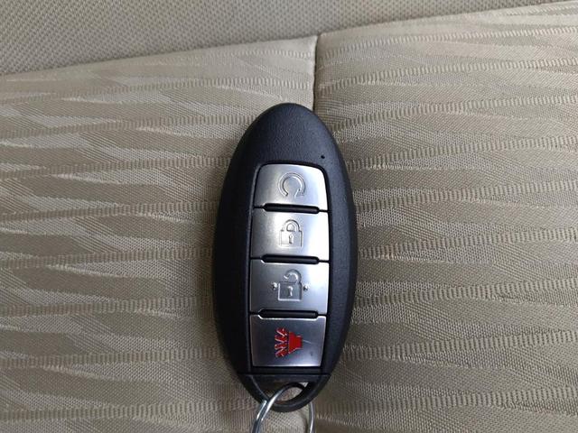Photo of 2019 White Nissan Rogue