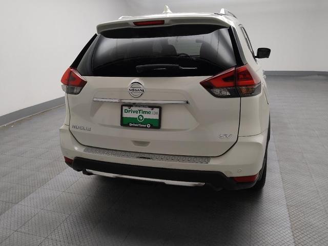 Photo of 2019 White Nissan Rogue