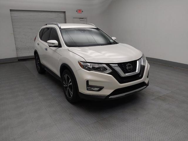 Photo of 2019 White Nissan Rogue