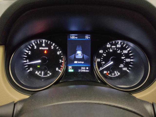 Photo of 2019 White Nissan Rogue