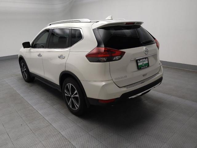 Photo of 2019 White Nissan Rogue