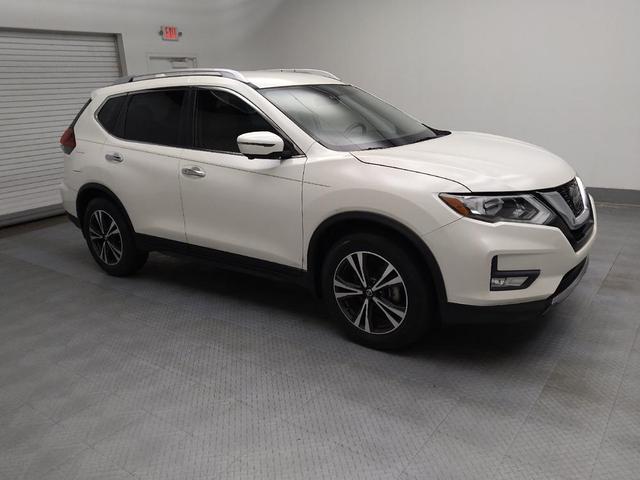 Photo of 2019 White Nissan Rogue